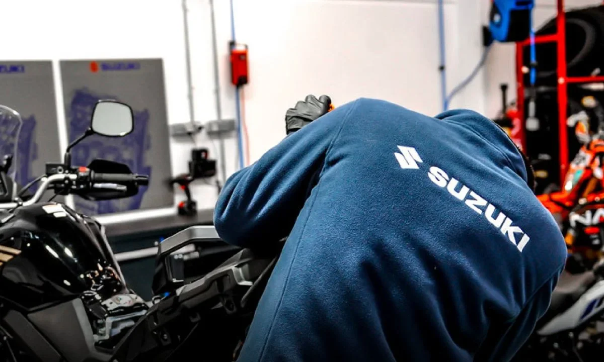 La Profeco informó sobre un llamado a revisión emitido por Suzuki para 346 motocicletas por posible falla en el sistema de iluminación.