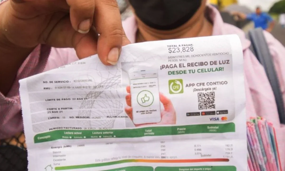 Si tu recibo de luz de la CFE llegó excesivamente caro, aquí te decimos qué hacer para pagar tu consumo real sin quedarte sin dinero.