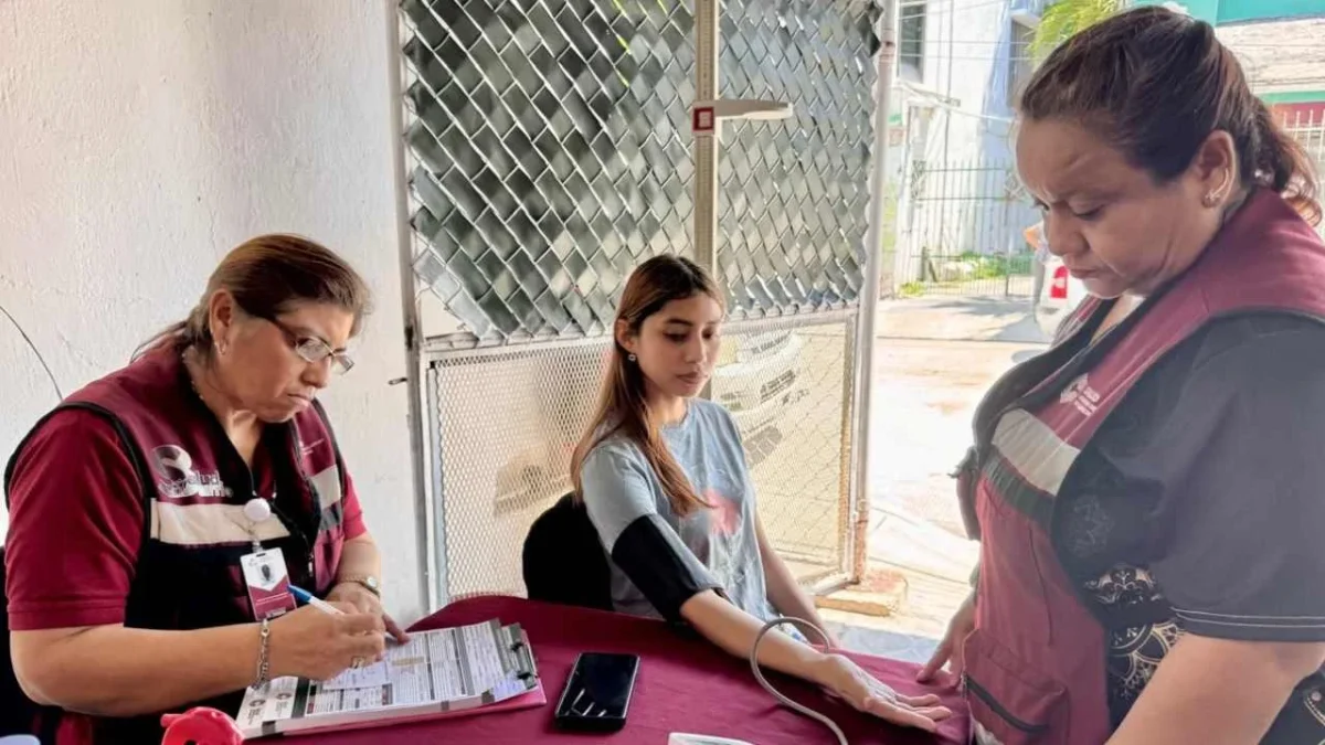 Personal del Distrito de Salud de Campeche acercó servicios gratuitos con 'Salud en tu barrio' en el municipio del Carmen.