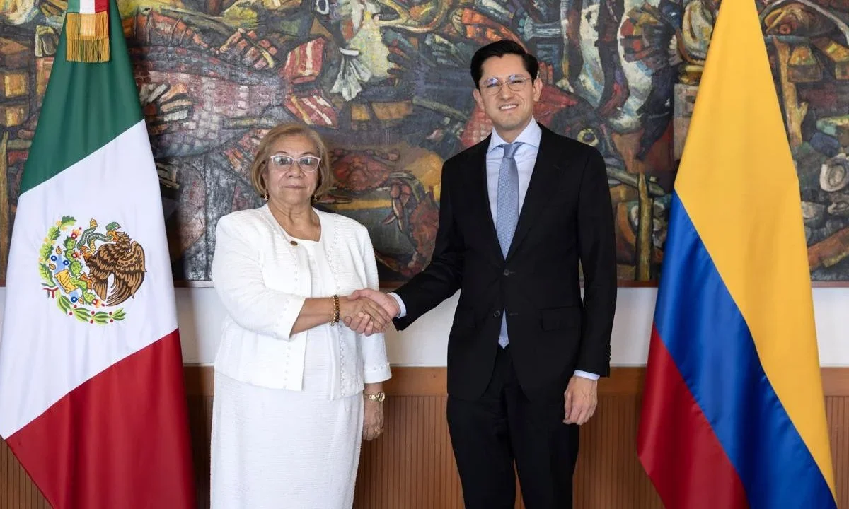 El canciller Roberto Velasco recibió a su homóloga colombiana, la ministra Rosa Yolanda Villavicencio Mapy, en la sede de la SRE.