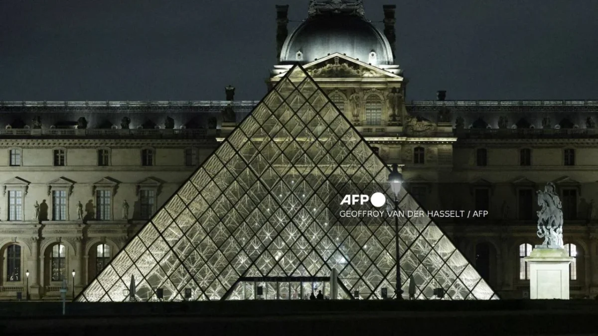 Flammarion cedió los derechos del libro 'Main basse sur le Louvre' a la productora Iconoclast para realizar el largometraje y la serie.