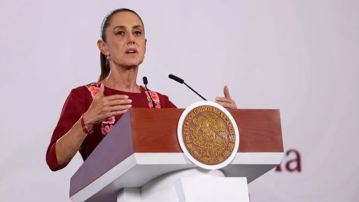 Claudia Sheinbaum anunció una inversión de 181 mil millones de pesos para alcanzar 106 mil 105 camas hospitalarias al cierre de su sexenio.