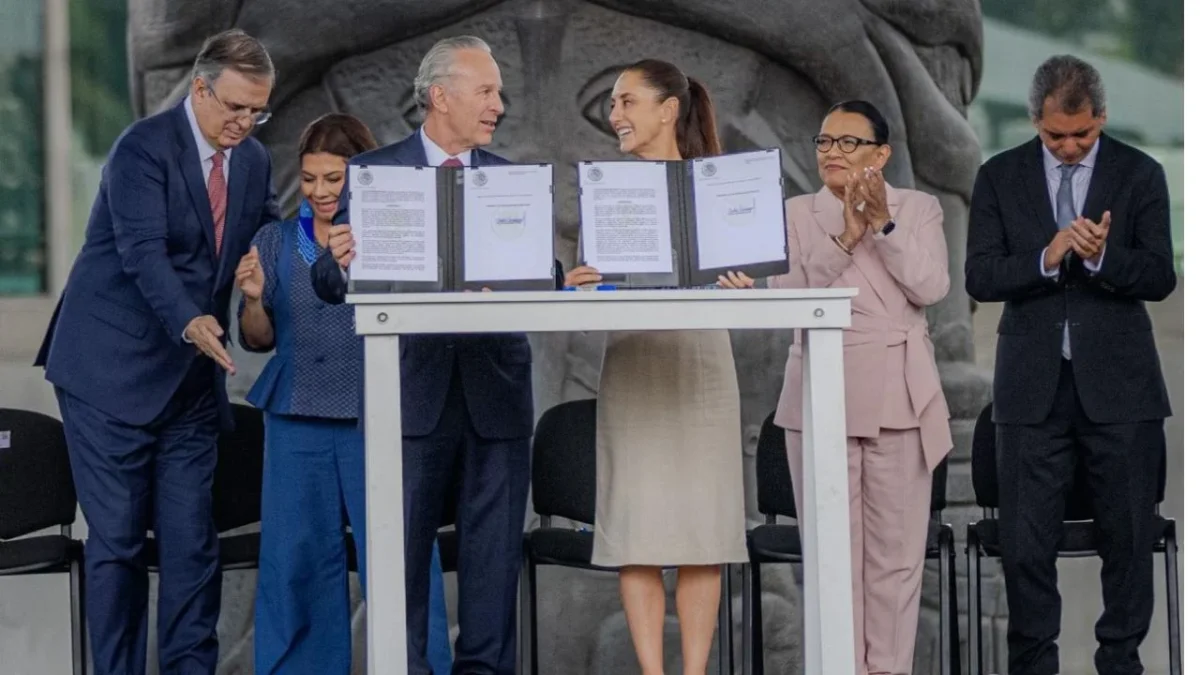 La presidenta Claudia Sheinbaum encabezó la firma de dos decretos, dichas acciones son parte del Plan México.