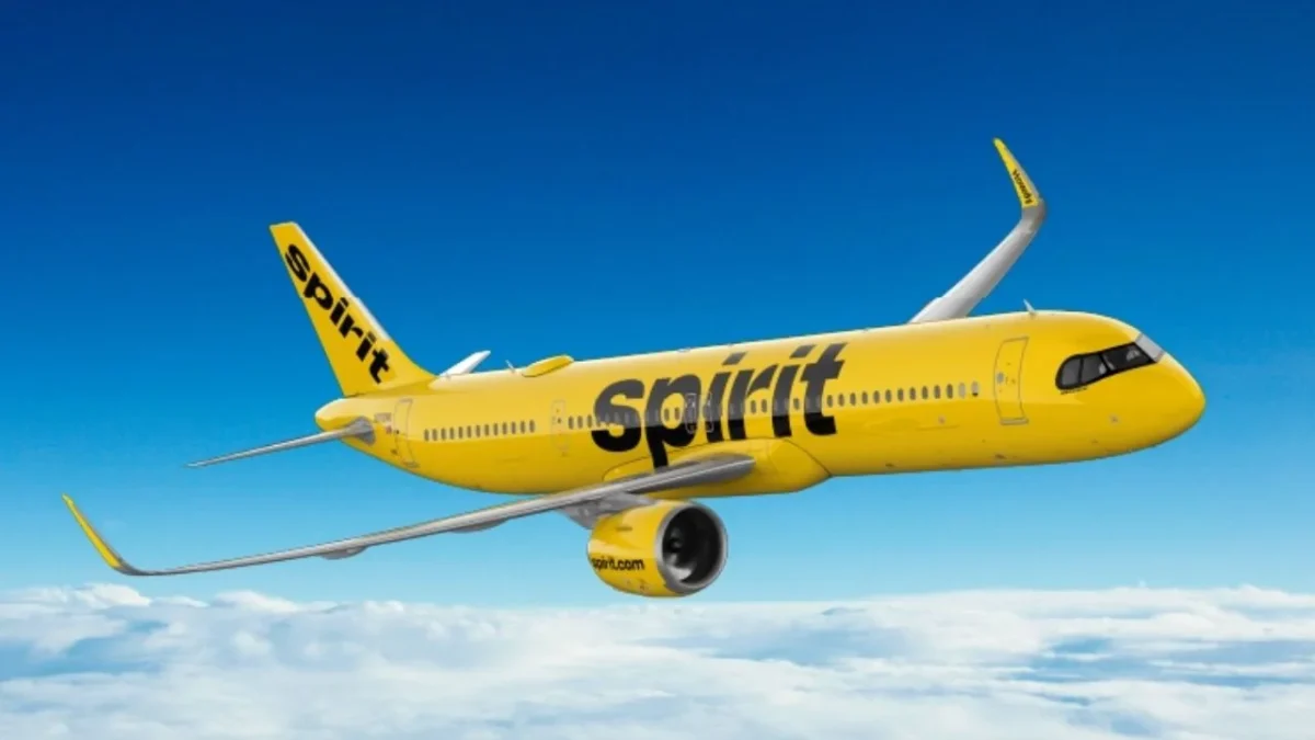 Avión de Spirit Airlines tras el anuncio del cierre de operaciones de la aerolínea, que canceló todos sus vuelos este día.