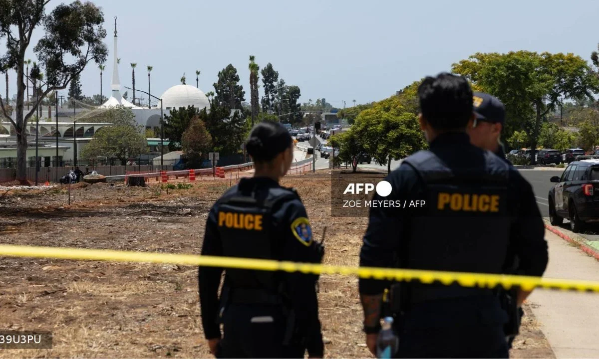 Un tiroteo en el Centro Islámico de San Diego dejó 5 muertos, entre ellos dos sospechosos de ejecutar el ataque armado.