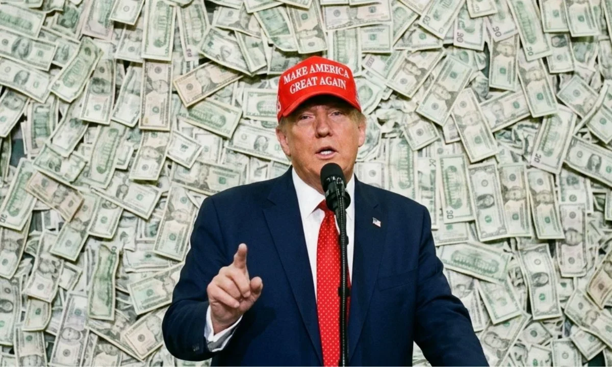 El presidente Trump podría aparecer pronto en un nuevo billete de 250 dólares si se aprueba iniciativa en la Cámara de Representantes.