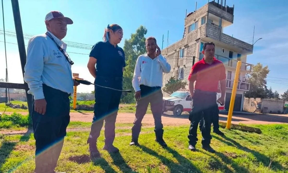 Tras días de reportes por olores químicos en distintas colonias de Huehuetoca, vecinos no creen la explicación de autoridades.