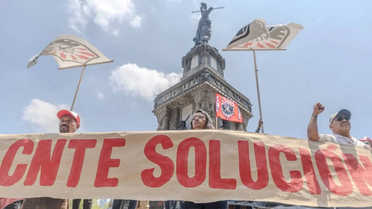 Congreso CDMX sesiona en sede alterna por campamento de la CNTE