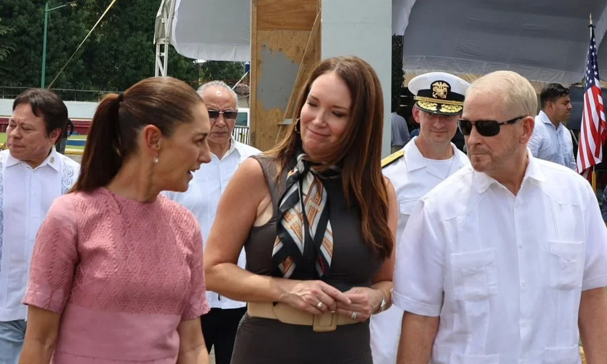 Inaugura Sheinbaum planta binacional de producción de moscas estériles