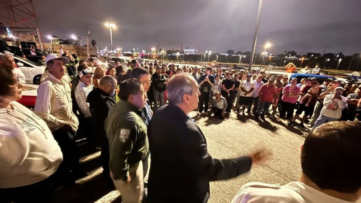 Parte caravana migrante de Laredo hacia Querétaro con 402 vehículos