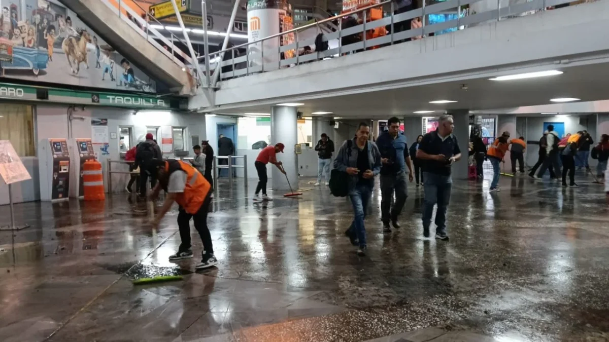 Provoca lluvia inundación en estación San Lázaro de línea B del Metro