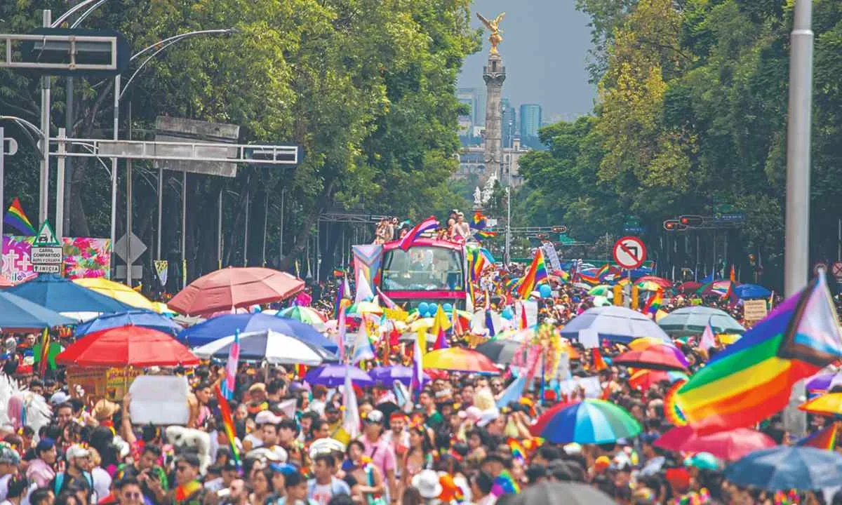 Movimiento. La capital del país se alista para la edición 48 de la Marcha de Orgullo LGBT+, que tendrá lugar el próximo sábado 27 de junio. Los contingentes partirán del Ángel de la Independencia hacia el Zócalo capitalino.