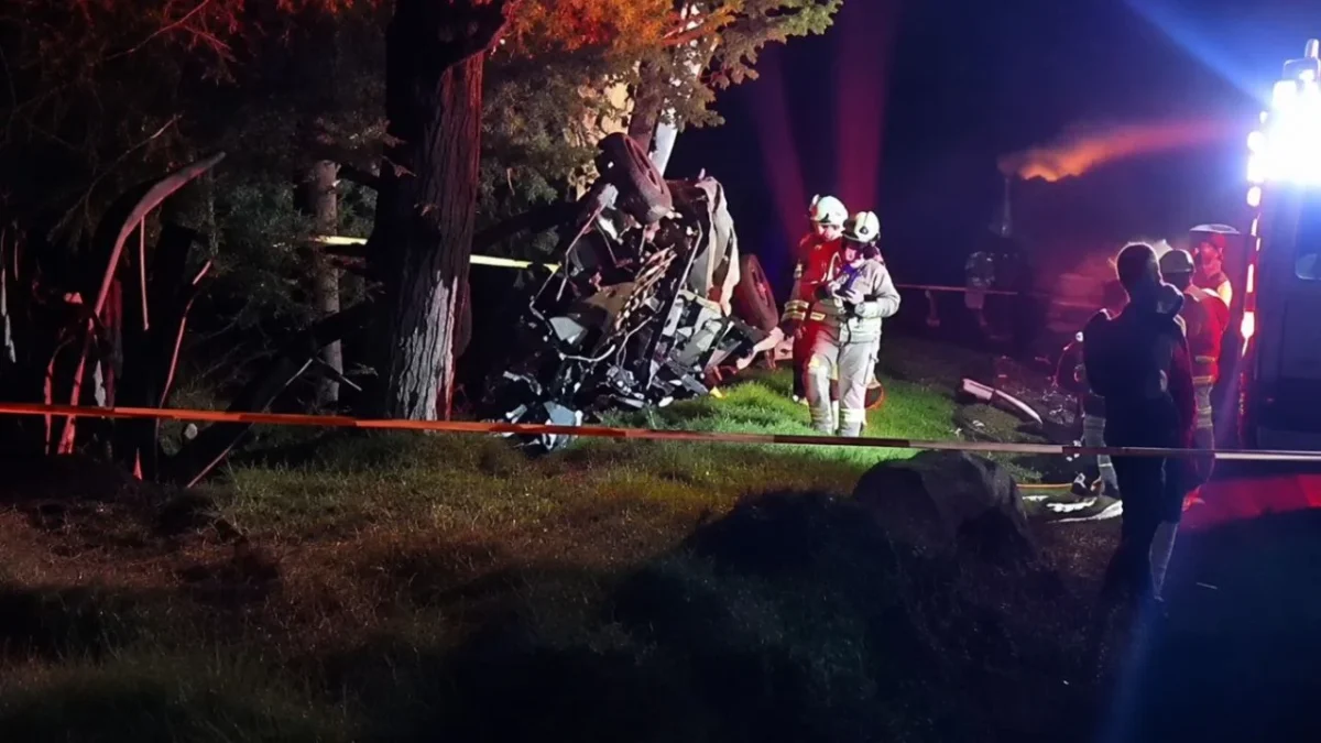 El accidente ocurrió la cabecera municipal de Nanacamilpa, en Tlaxcala; el saldo hasta el momento son 5 personas sin vida y 1 lesionado.