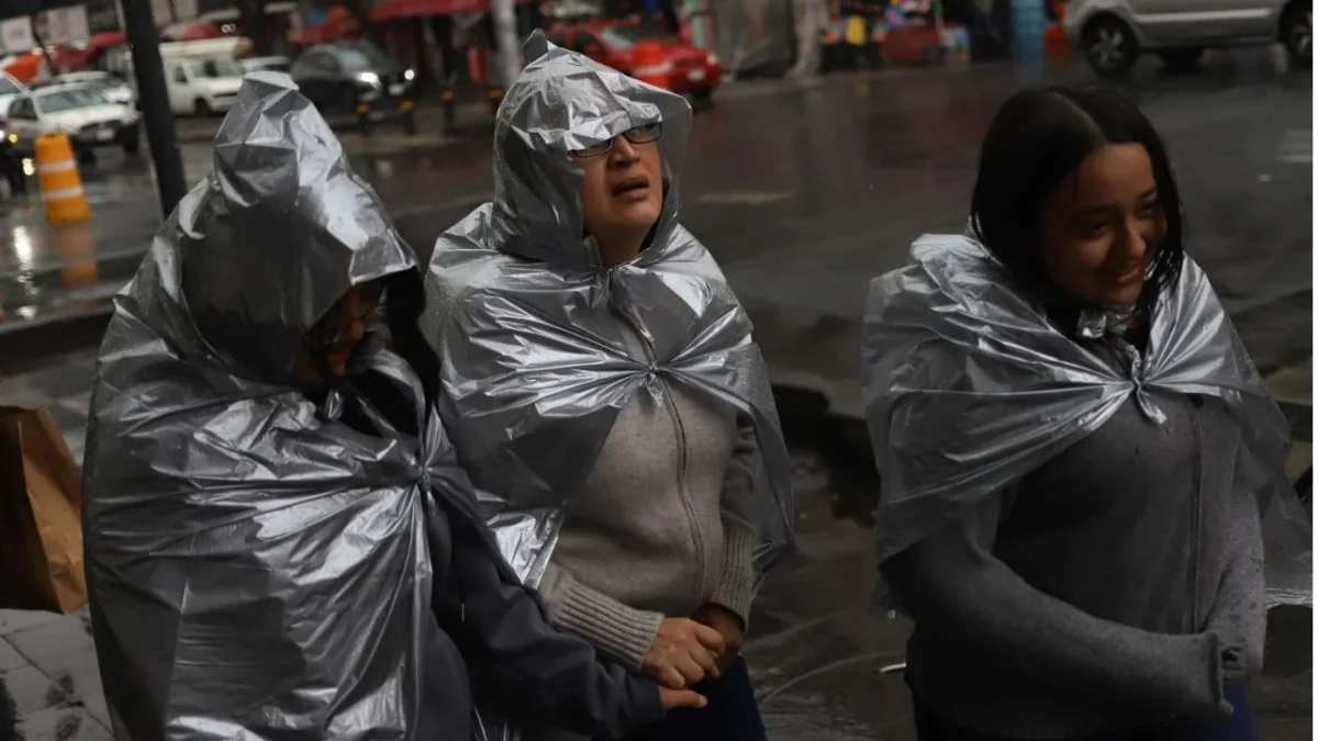 La SGIRPC activó alerta naranja para todas las alcaldías de la CDMX ante la persistencia de lluvias fuertes con riesgo de inundaciones.