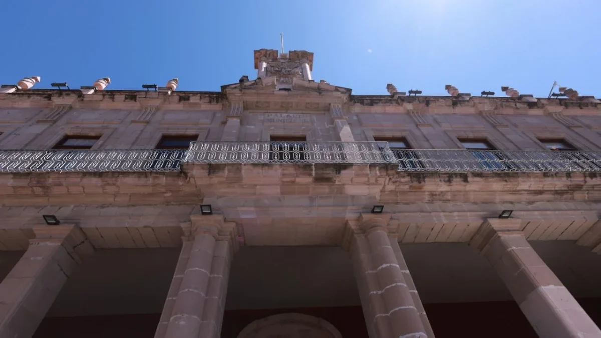 Presuntamente el Ayuntamiento de Zacatecas adjudicó contratos de arrendamiento y mantenimiento vehicular a sobrecosto.