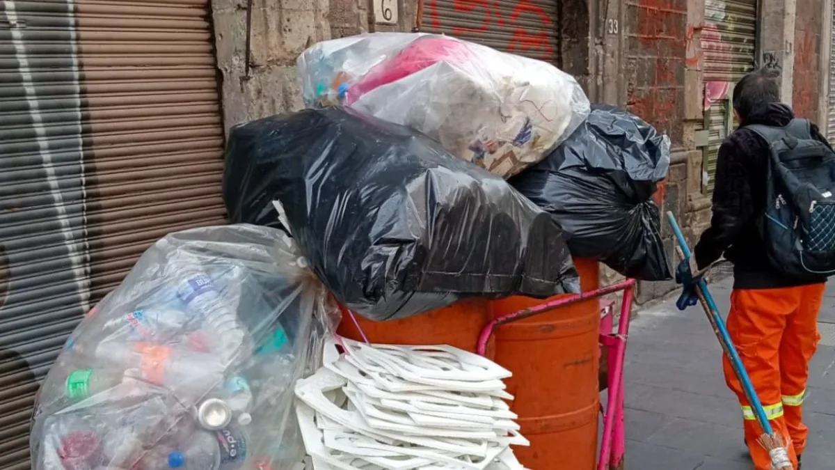 La alcaldía Cuauhtémoc retiró en una semana 10 mil 844 toneladas de residuos sólidos que se encontraban en 33 colonias de la demarcación.