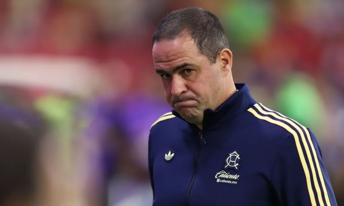 El Club América anunció de manera oficial la salida de André Jardine como entrenador del primer equipo varonil, por mutuo acuerdo.