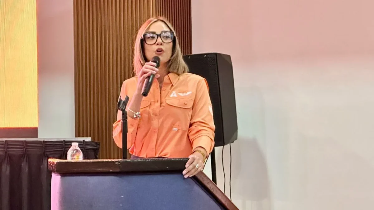 Andrea Negrón presentó a los integrantes de la Comisión Operativa Estatal de MC en Chiapas y subrayó que su papel será institucional.