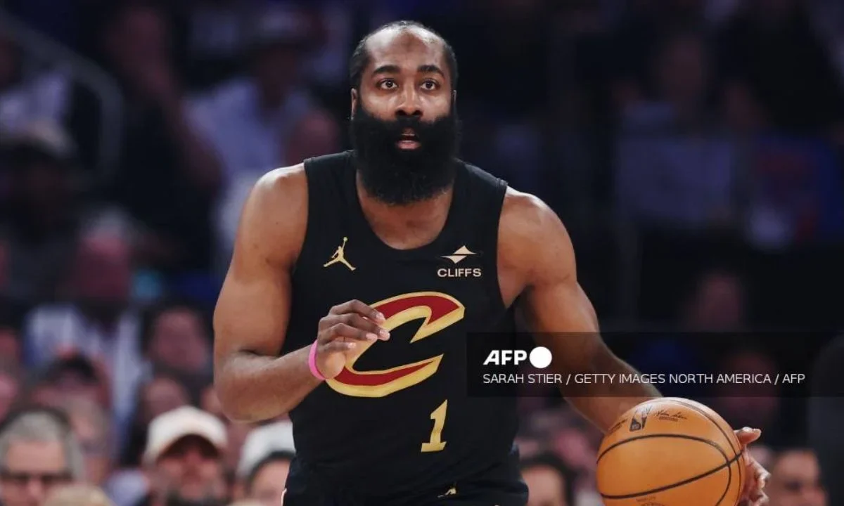James Harden reconoció la propiedad del arma; sin embargo lo arrestaron y tuvo que pagar una fianza de 100 dólares para obtener su libertad.