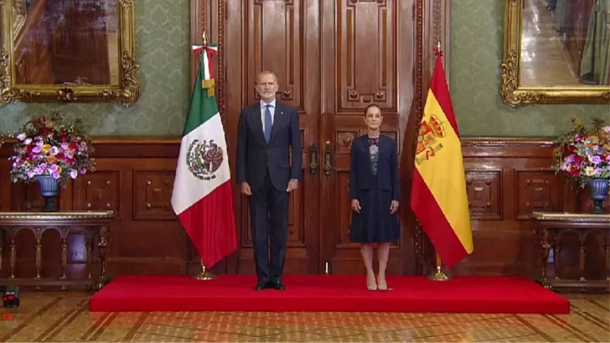 El Rey Felipe VI de España arribó a Palacio Nacional en una visita oficial en la que sostendrá un encuentro con Sheinbaum.