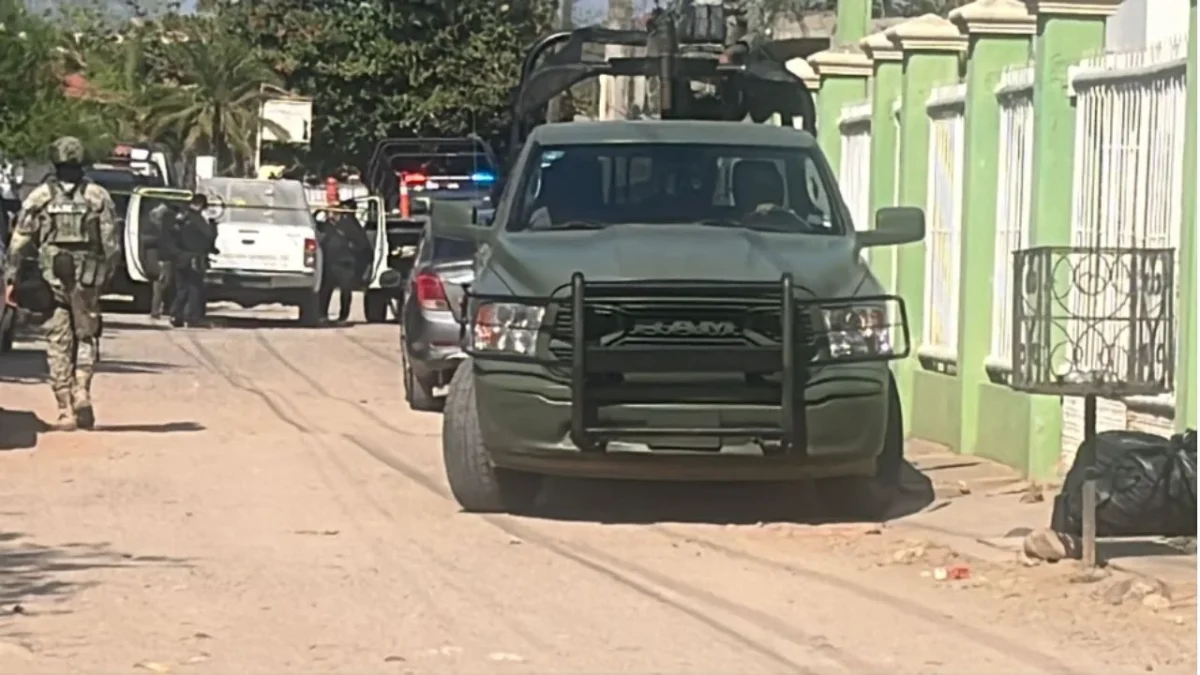 El ataque ocurrió alrededor de las 15:00 horas en una vivienda de la calle Tercera Sur en Culiacán, donde hombres armados irrumpieron.