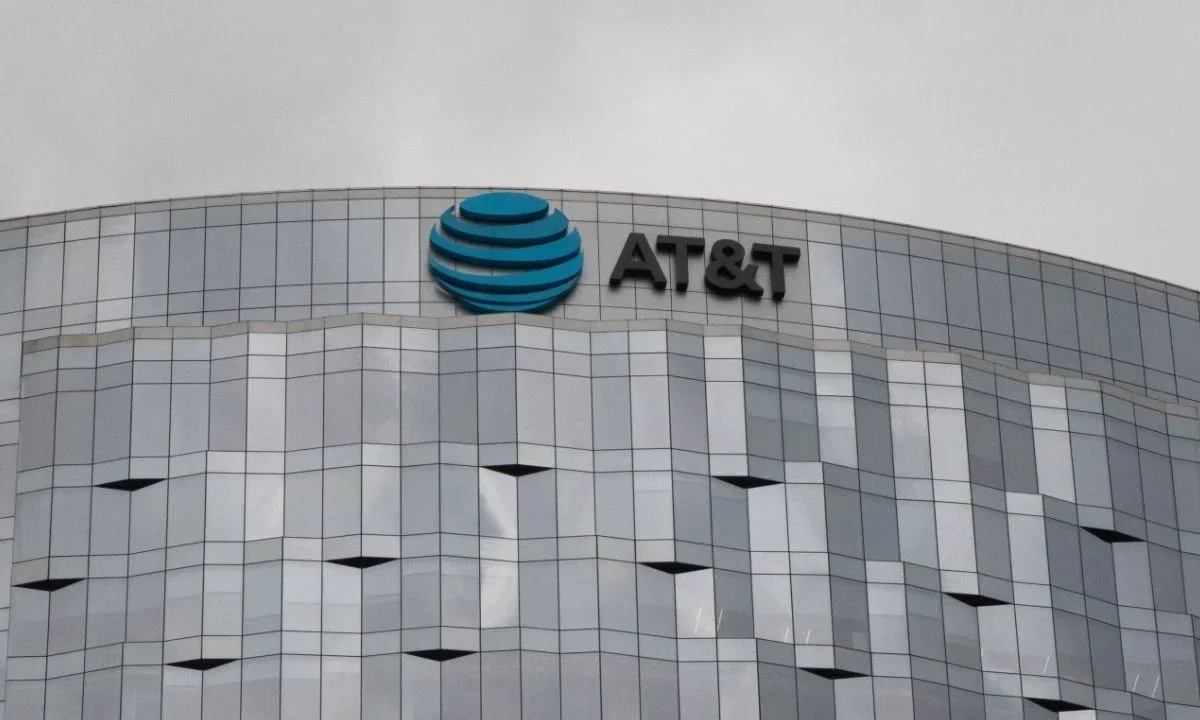 La empresa telefónica AT&T México descartó solicitar una prórroga para el proceso de registro de líneas telefónicas móviles.