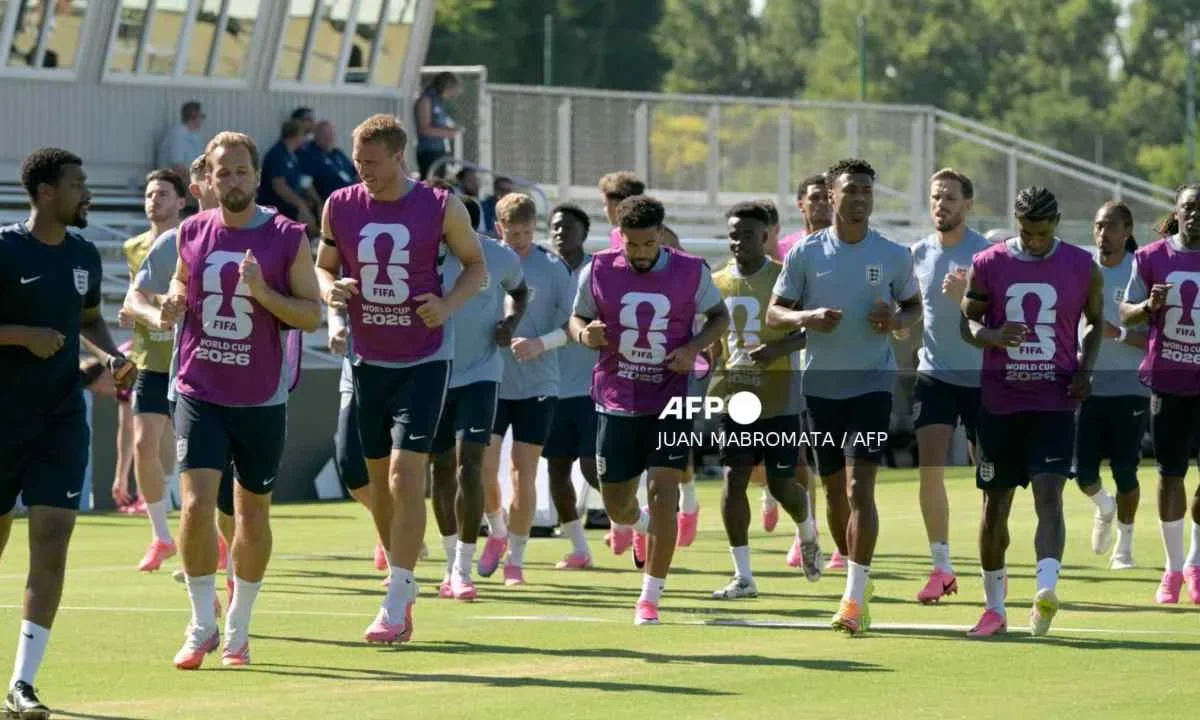 Autoridades de EU investigan el robo del equipamiento de la Selección de Inglaterra.