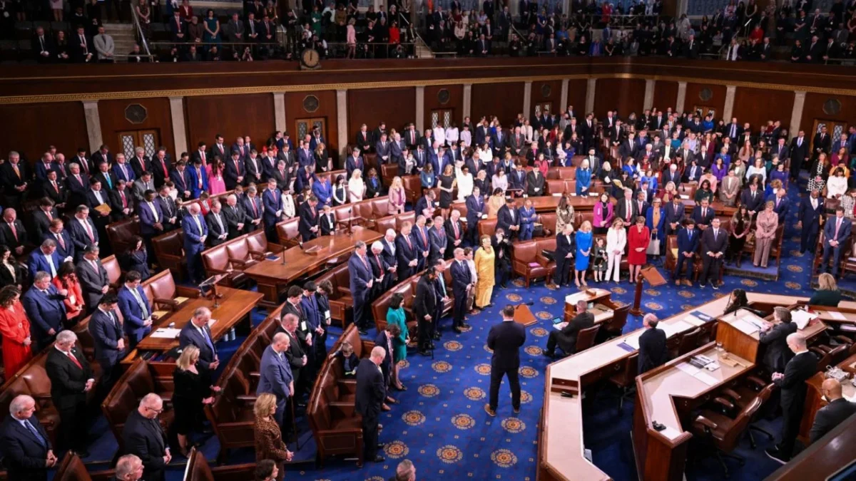 La Cámara de Representantes de Estados Unidos realizó un voto simbólico a favor de frenar a Trump en la guerra con Irán.