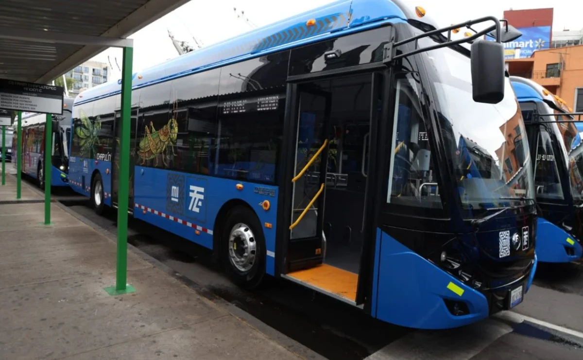 Clara Brugada Molina encabezó la puesta en marcha de la Fase 1 de la Línea 0 del Trolebús, una ruta que conectará Chapultepec con Ciudad Universitaria a través de unidades totalmente eléctricas.