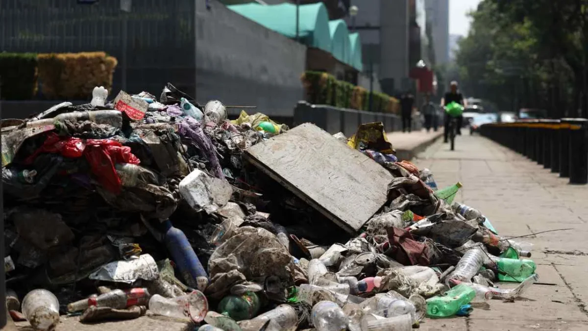 El Gobierno de la CDMX pide no tirar basura durante el Mundial; además instalarán contenedores en Paseo de la Reforma como apoyo para la limpieza de la capital.