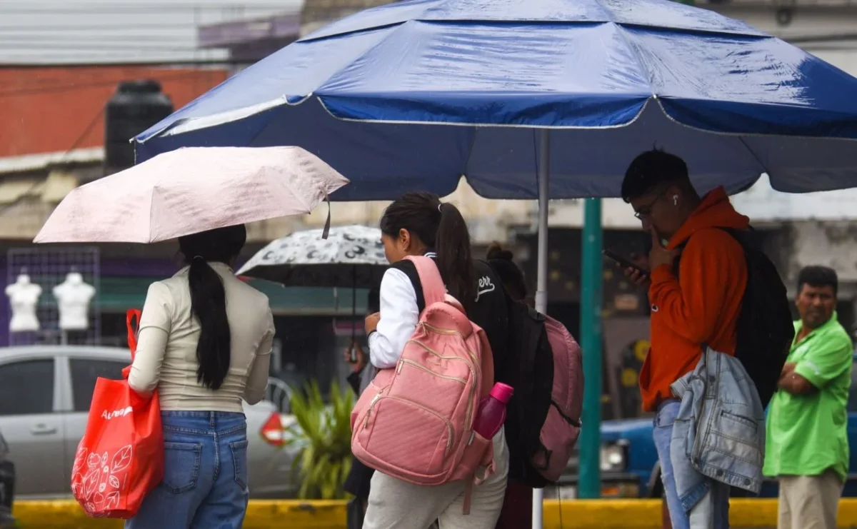 Clima hoy: fuertes lluvias e inundaciones podrían registrarse en Puebla, Veracruz, Oaxaca, Chiapas, Campeche y Quintana Roo, mientras la onda de calor persiste en el norte de México.