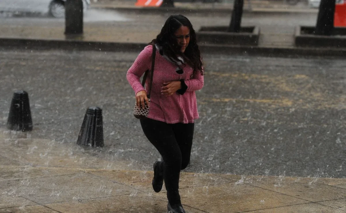 Clima hoy: Las lluvias intensas y tormentas eléctricas afectarán principalmente a Nuevo León y Tamaulipas, mientras que el calor extremo continuará en el norte del país