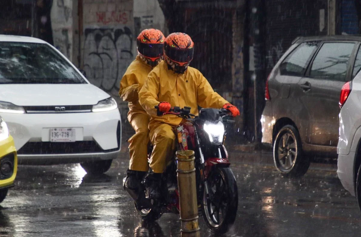 Tres ondas tropicales y una onda de calor marcarán el clima de este día