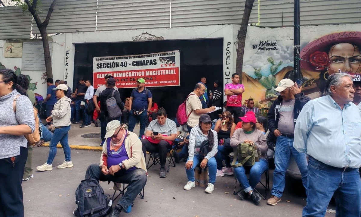 Tras casi 7 horas de negociación, integrantes de la CNTE obtuvieron propuestas poco cercanas a sus demandas, de parte de autoridades.