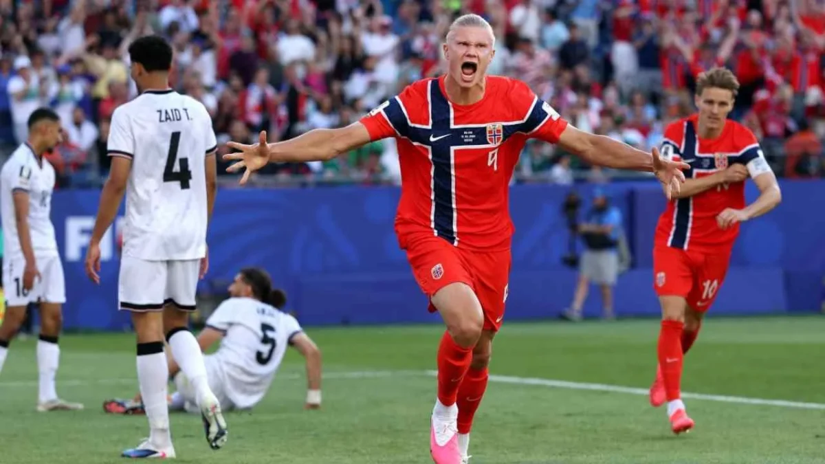 Noruega regresó a un Mundial y lo hizo con una goleada sobre Irak, partido en el que su estrella Erling Haaland anotó un doblete.