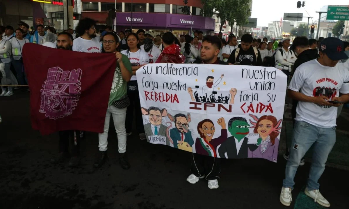 A horas del inicio del Mundial 2026, diversos colectivos sociales se reunieron para marchar y conmemorar el 55 aniversario del Halconazo.