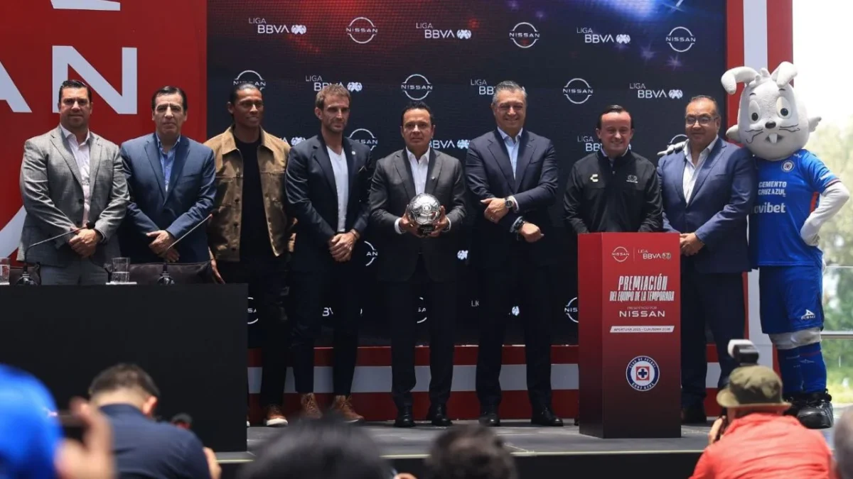 La Liga BBVA MX y Nissan México reconocieron al Club Cruz Azul como el Equipo de la Temporada 2025-2026 tras obtener la décima.