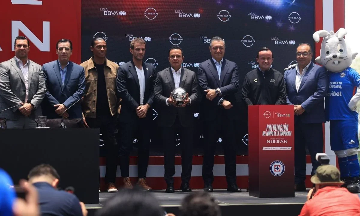 La Liga BBVA MX y Nissan México reconocieron al Club Cruz Azul como el Equipo de la Temporada 2025-2026 tras obtener la décima.