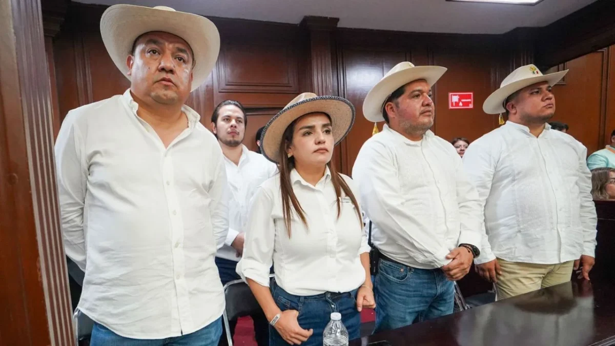 Baltazar Gaona anunció que Grecia Quiroz y otros funcionarios de su administración tendrán prohibido el ingreso al Palacio Legislativo. 