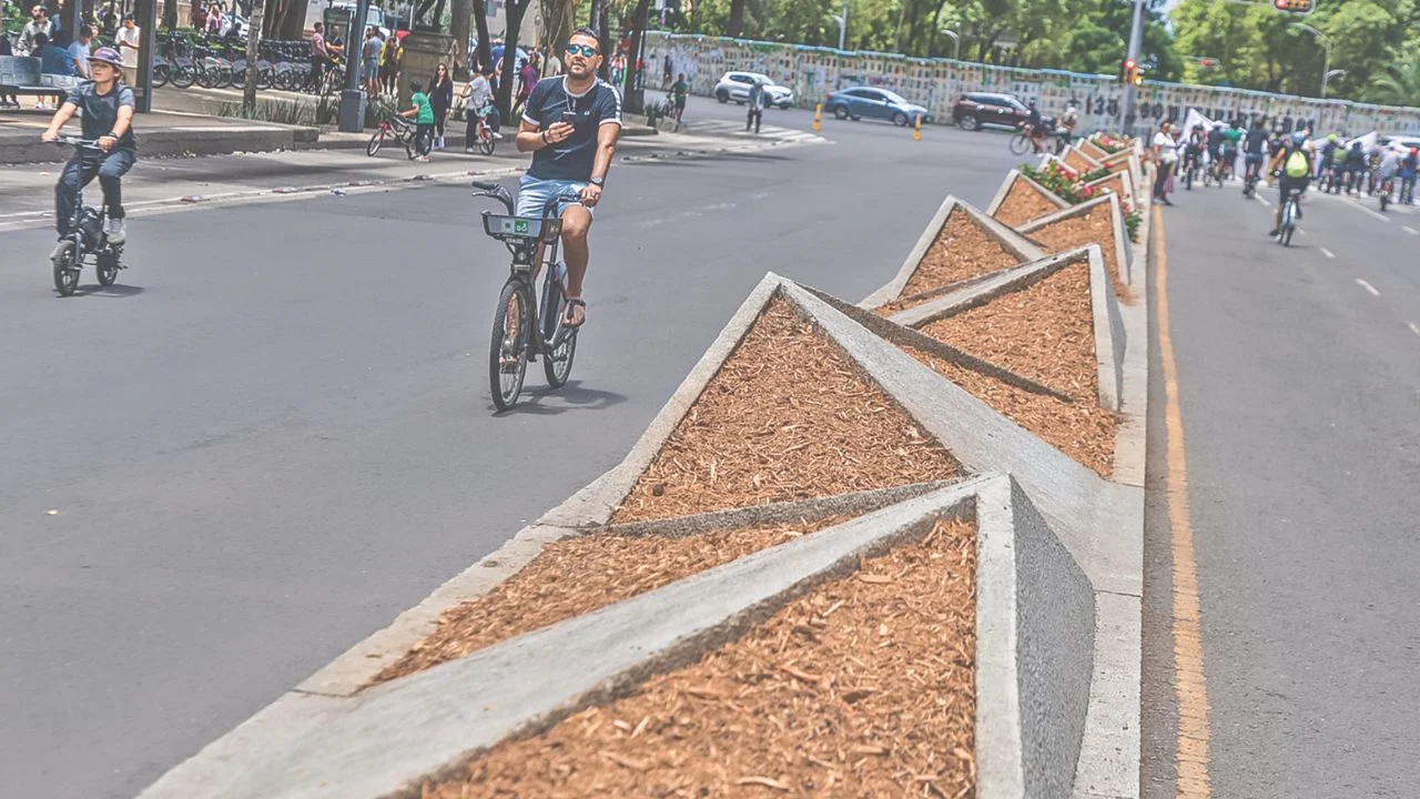 Destrozan jardineras e inmuebles urbanos por festejos del Mundial 2026
