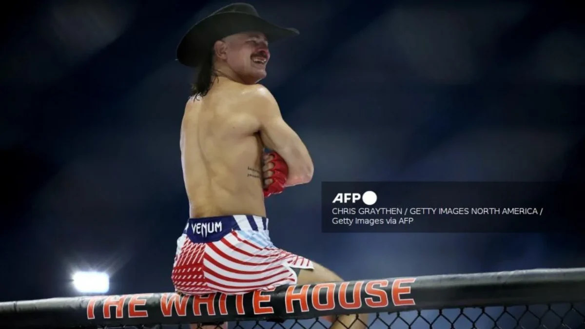 Diego Lopes utilizó el tema de ‘La Chona’ en su entrada en el evento de UFC, en la Casa Blanca, y salió con la victoria en el octágono.