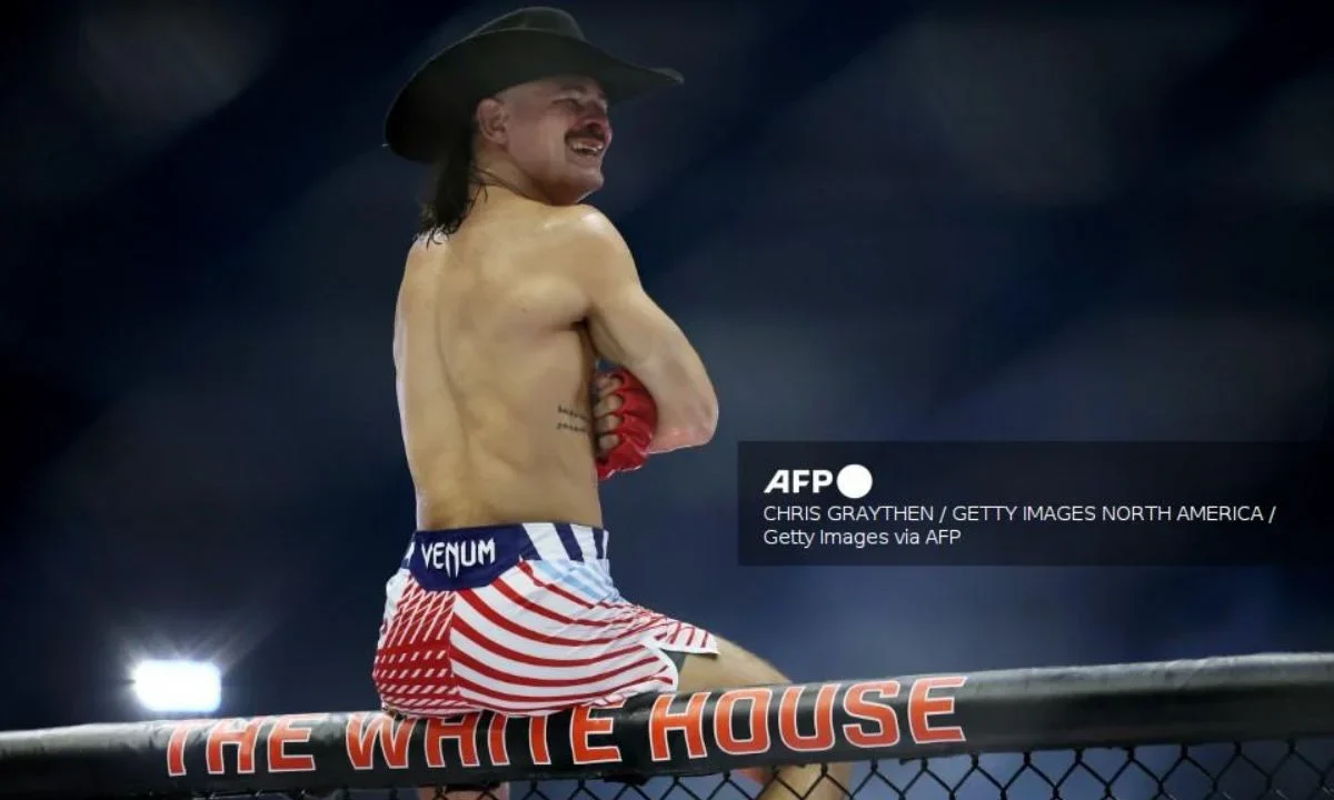 Diego Lopes utilizó el tema de ‘La Chona’ en su entrada en el evento de UFC, en la Casa Blanca, y salió con la victoria en el octágono.