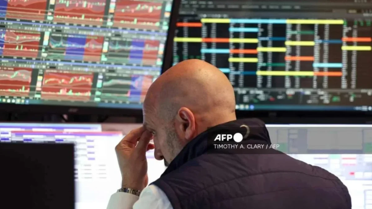 Los principales índices de Wall Street cerraron en terreno negativo, ante las dudas sobre firmas de Inteligencia Artificial (IA).