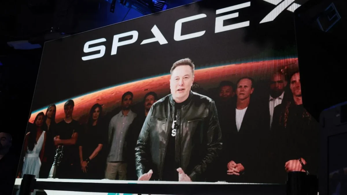 Las acciones de SpaceX, empresa de Elon Musk, se dispararon casi 20% en su primer día de cotización; es el primer billonario del mundo.