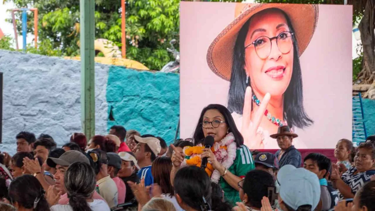 Esthela Damián Peralta presentó las bases de su plataforma “Guerrero del Futuro” en la Unidad Habitacional 'El Coloso'.