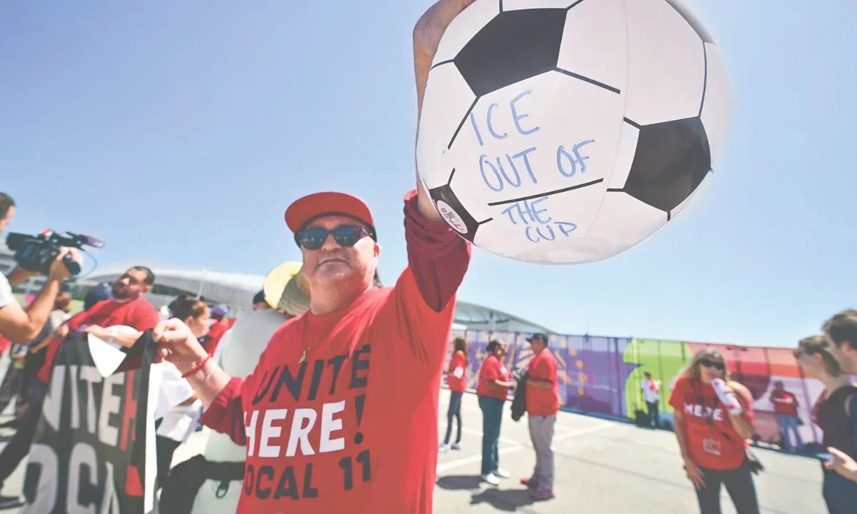 Unite Here Local 11 alcanzó un acuerdo provisional con Legends Hospitality para frenar huelga previo al Mundial, pero no el temor al ICE.