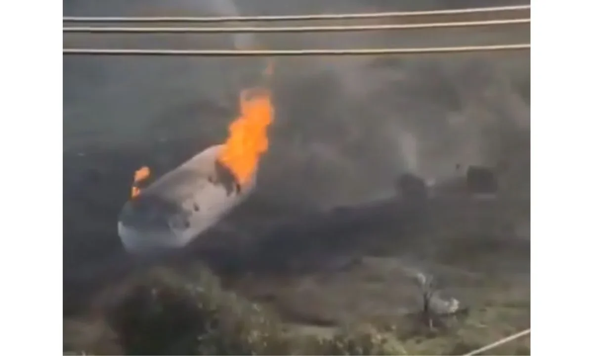 Tragedia en Texcoco–Calpulalpan, pipa de gas vuelca y explota, se reportan dos fallecidos