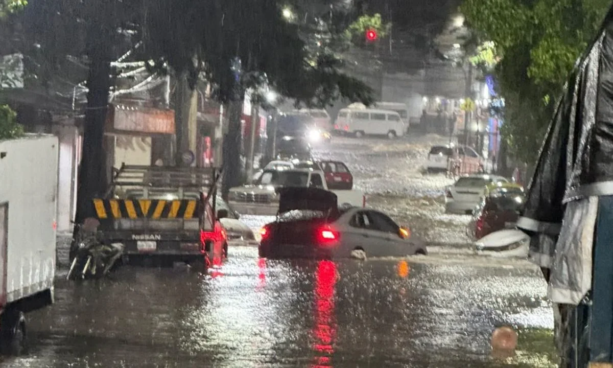Familias afectadas en Cuajimalpa denunciaron falta de atención oportuna del alcalde Carlos Orvañanos, durante la alerta púrpura por lluvia.
