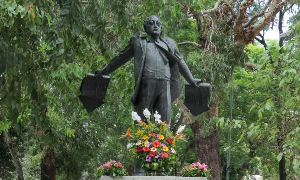 Los restos de Miguel Ángel Asturias, escritor guatemalteco y premio nobel de Literatura, se repatriarán de Francia a Guatemala.
