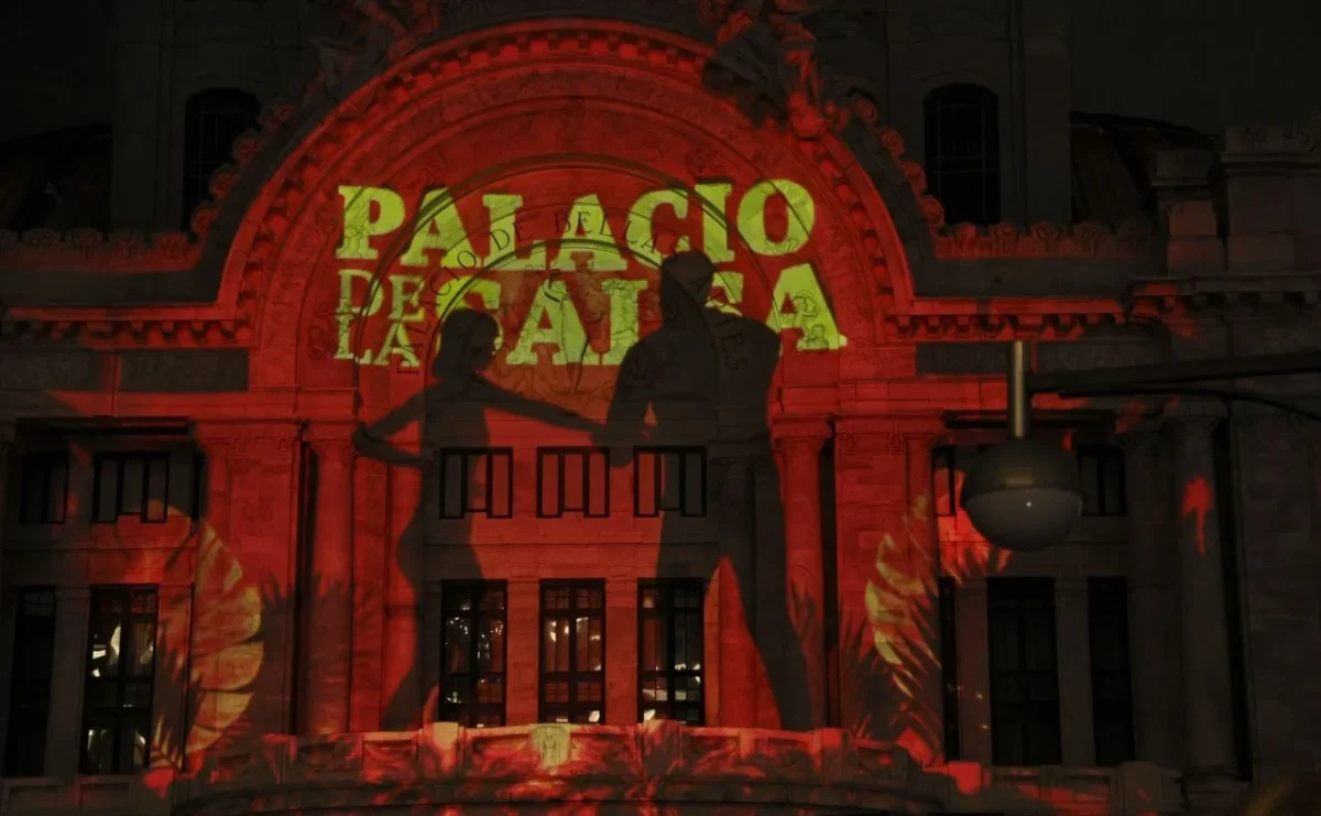El videomapping "México, Ciudad que Baila" transforma la fachada del Palacio de Bellas Artes con imágenes, música y ritmos representativos de la cultura mexicana